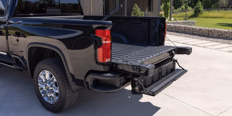 2026 Chevrolet Silverado 3500 HD LT Dual Rear Wheel Double Cab, Long Bed (4WD) - Image 3